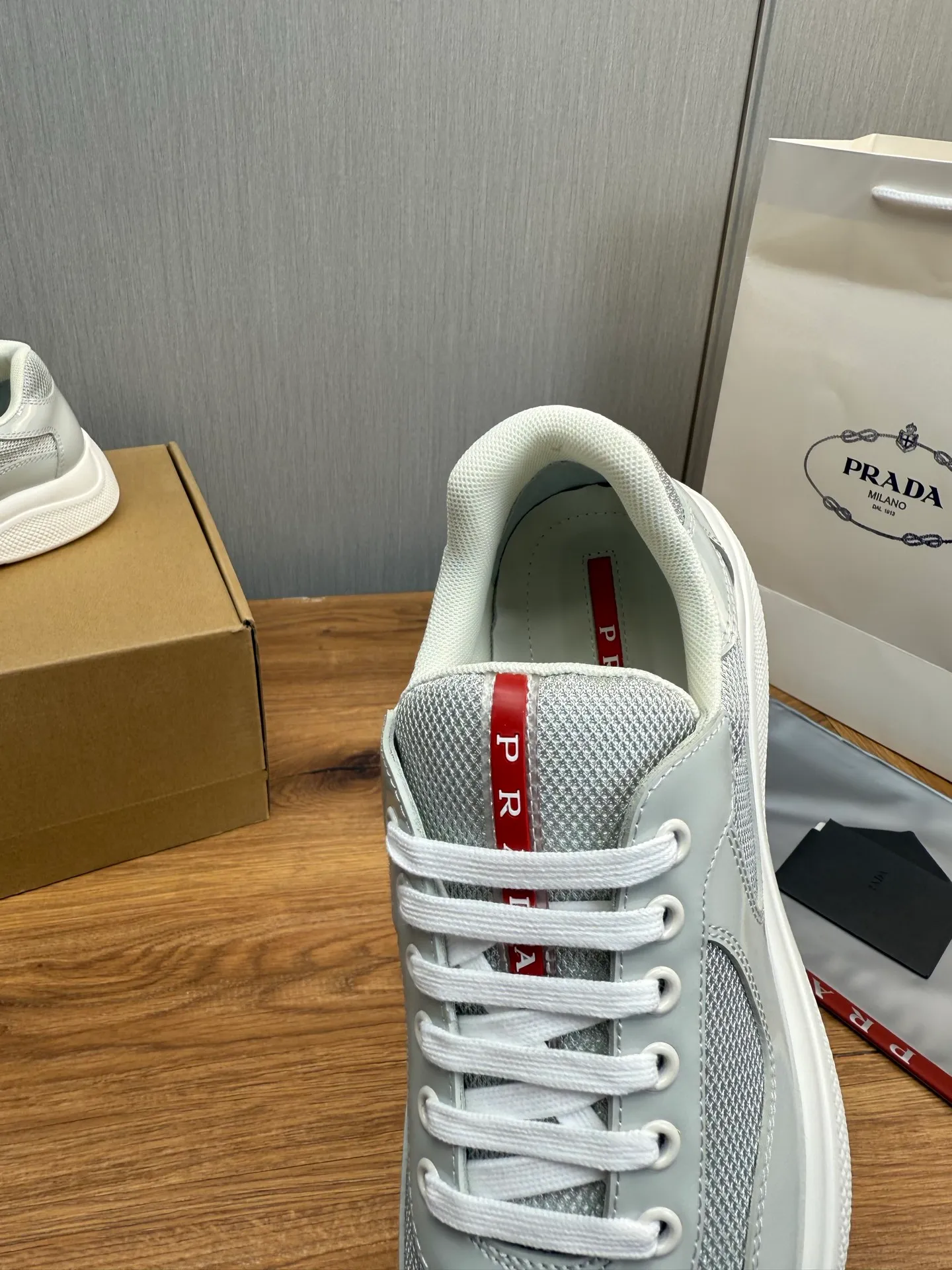 Men's shoes 640💰 [PRADA] Hot selling items🔥Must be recommended every day~~ Official website synchronized, 1:1 high quality shipments✔️ Imported cowhide fabric, rubber material + cowhide lining, original bottom, high-end airplane box packaging🎁 38-45 (38.45 custom-made, non-returnable)
